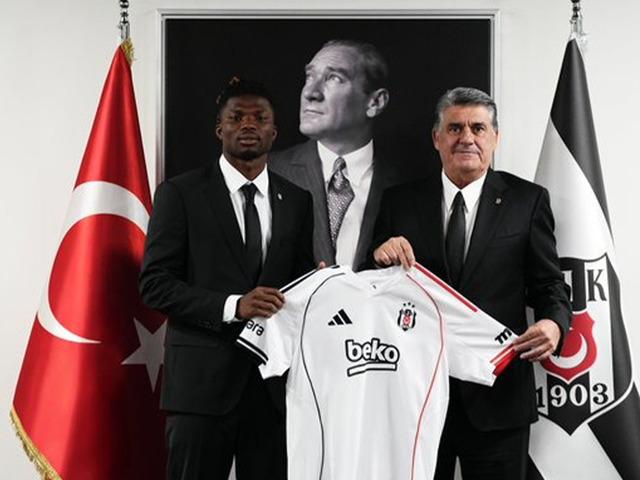Beşiktaş yeni transferi El Bilal Toure'yi resmen KAP'a bildirdi! 