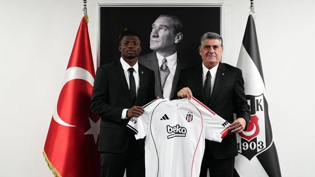 Beşiktaş yeni transferi El Bilal Toure'yi resmen KAP'a bildirdi! 