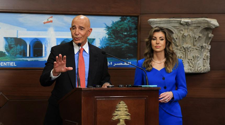 ABD’li Özel Temsilci Barrack gazetecileri azarladı: "Medeni davranın"