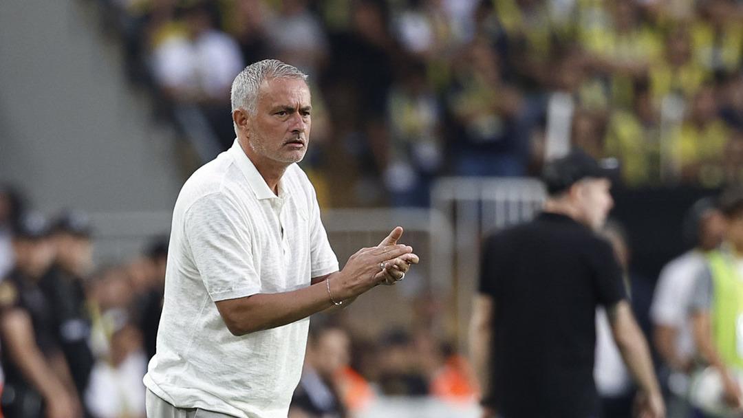 Jose Mourinho A Bola ya konuştu! Transfer gündemi için çarpıcı açıklama yaptı... Yönetimi resmen topa tuttu 2