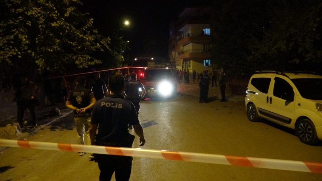 Malatya da hasarlı evin çatısı çöktü 1