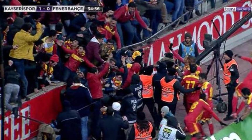 Umut Bulut trib&uuml;nleri yıktı!