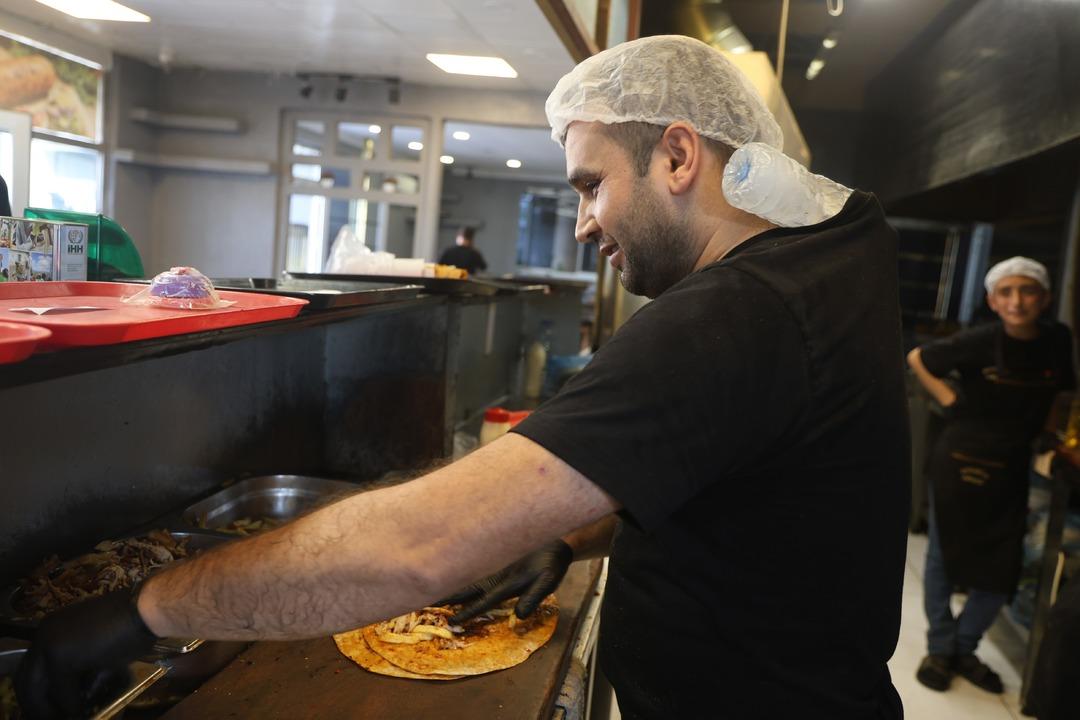 60 derece sıcakta günlüğü 2 bin TL ye çalışıyor! "Gençlere tavsiye etmiyorum" 3