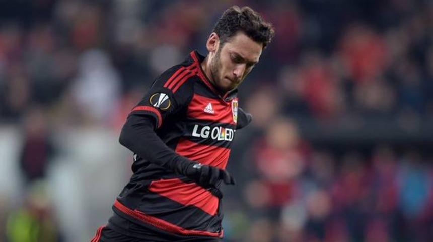 Hakan &Ccedil;alhanoğlu, Chelsea'ye gidecek