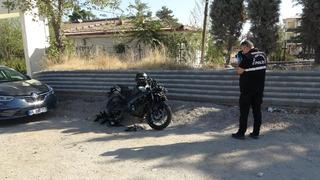 Servis aracına çarpan motosiklet sürücüsü ağır yaralandı