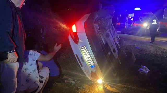 Çorum’da virajı alamayan otomobil devrildi: 5 yaralı