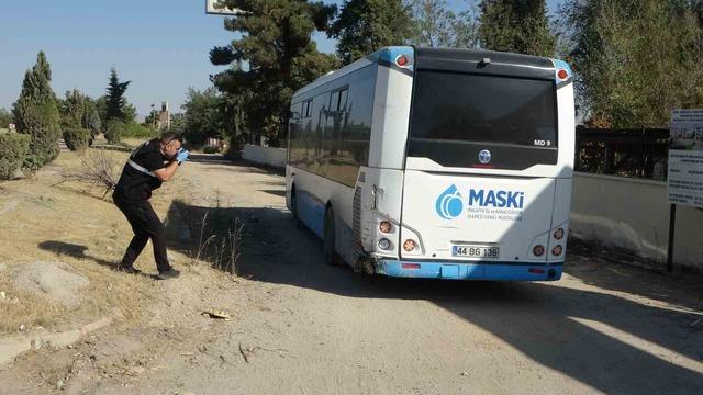 Servis aracına çarpan motosiklet sürücüsü ağır yaralandı 1