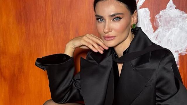 Saadet Işıl Aksoy küçük yaşta yaşadığı tacizi ve şiddeti anlattı! Kadınların neler yaşadığını paylaştı: Vücudunun ön kısmına çantanı siper edip...