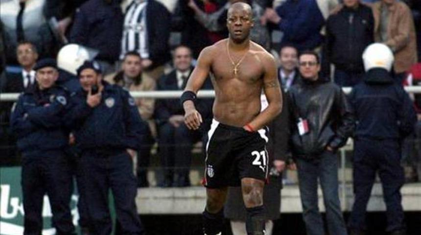  Pascal Nouma'dan Van Persie a&ccedil;ıklaması