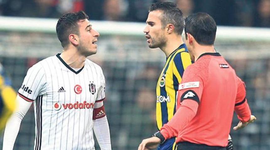 İngilizler, Van Persie ve Oğuzhan'ı manşete taşıdı!