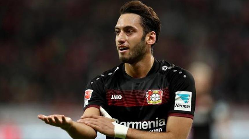 Hakan &Ccedil;alhanoğlu mahkemeye başvuracak