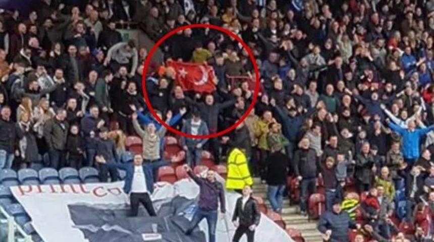 T&uuml;rk bayrağı a&ccedil;an taraftara &ouml;m&uuml;r boyu men