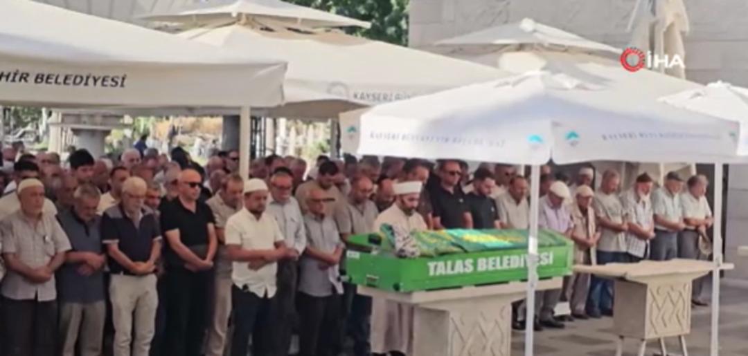 Şaşkına çeviren olay! Anneleri sanıp başka cenazeyi memleketlerinde gömdüler 1