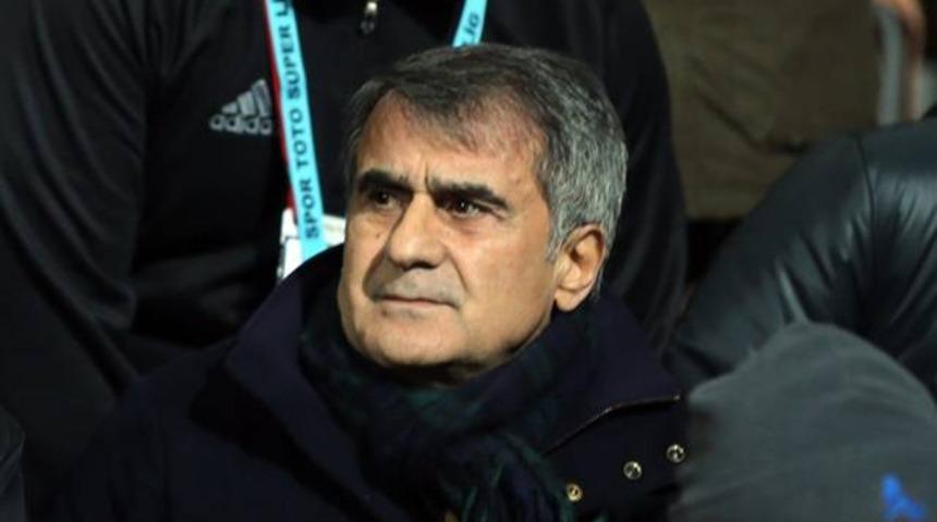 Şenol G&uuml;neş ma&ccedil; sonu soyunma odasına indi