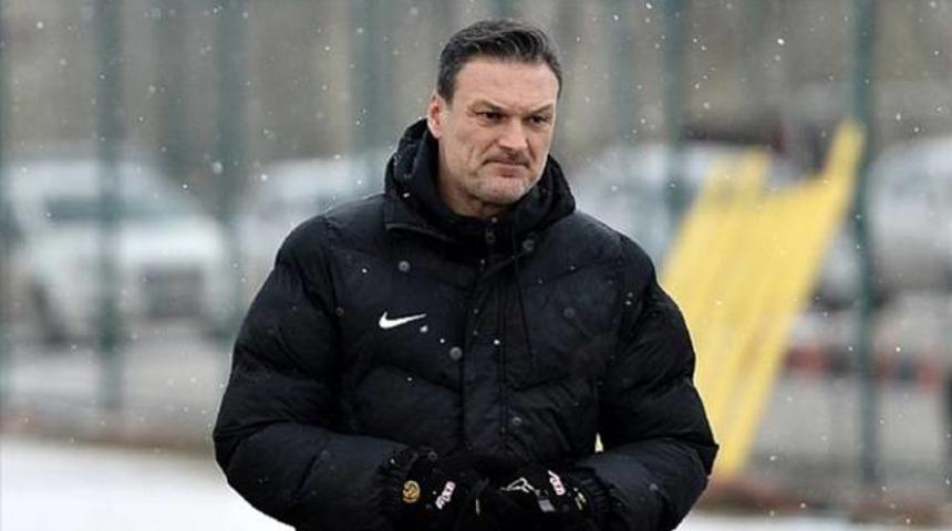 Eskişehirspor'da Alpay &Ouml;zalan depremi