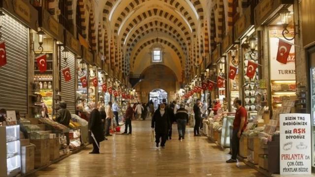 Son dakika haberi... Piyasa değeri 1 milyar 250 milyon lira!  Kapalıçarşı'da kaçak pırlanta operasyonu; çok sayıda gözaltı var