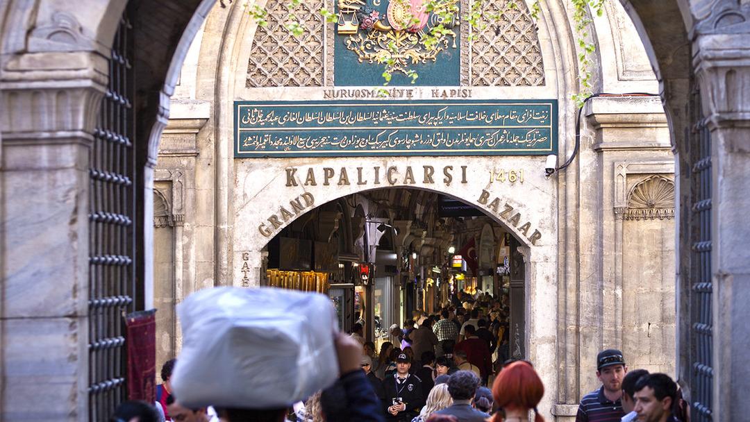 Son dakika haberi... Piyasa değeri 1 milyar 250 milyon lira! Kapalıçarşı da kaçak pırlanta operasyonu; çok sayıda gözaltı var 2