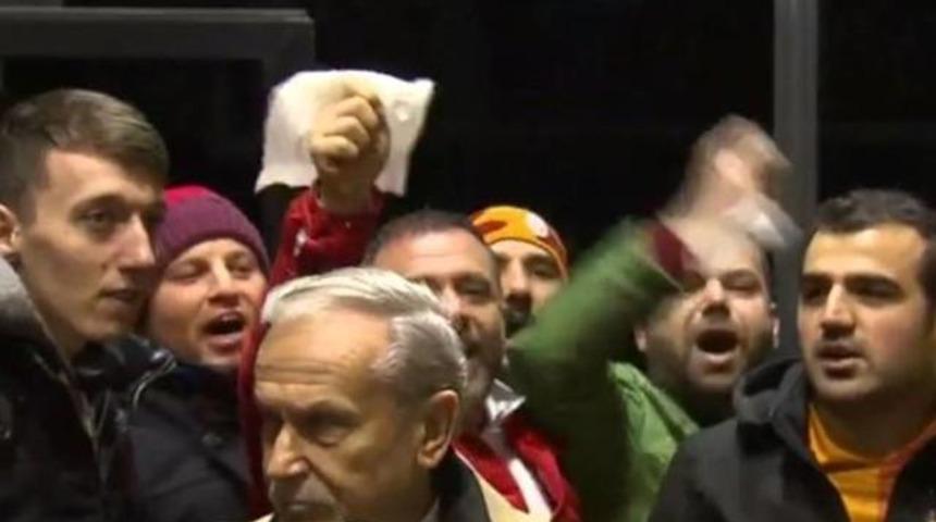 Canlı yayında Cengiz &Ouml;zyal&ccedil;ın'a Riekerink tepkisi!