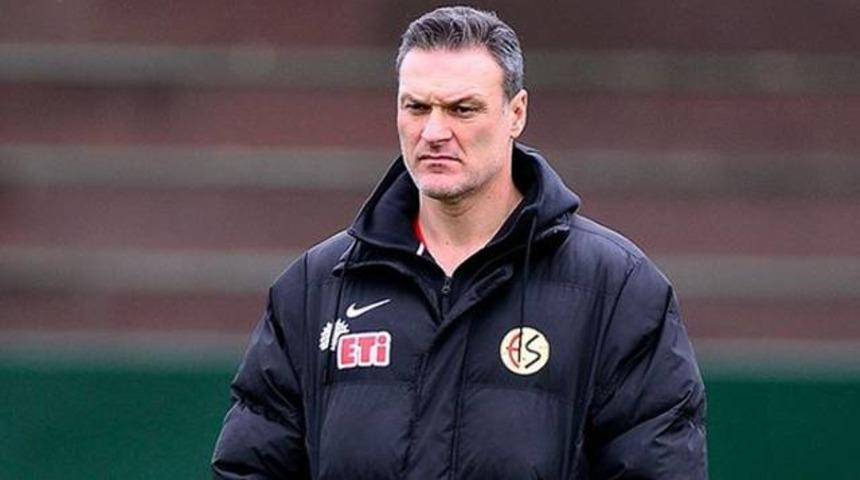 Alpay &Ouml;zalan'ın yerine Mehmet &Ouml;zdilek