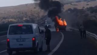 Seyir halindeki kamyonet alev topuna döndü: 1 yaralı