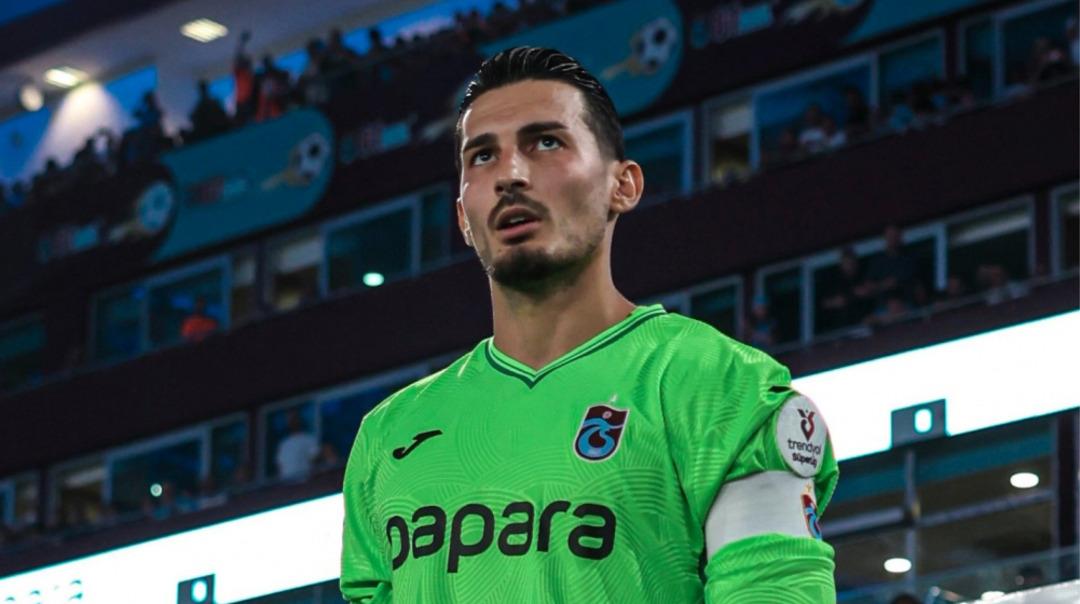 Transferde adı uzun bir süredir Galatasaray ve Fenerbahçe ile anılan Trabzonspor un yıldızı Uğurcan Çakır, abisinin düğününde son noktayı koydu... 2