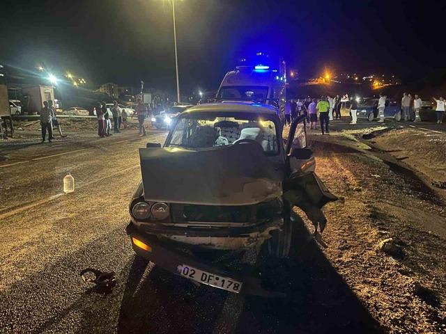 Adıyaman’da otomobiller çarpıştı: 3 yaralı 1