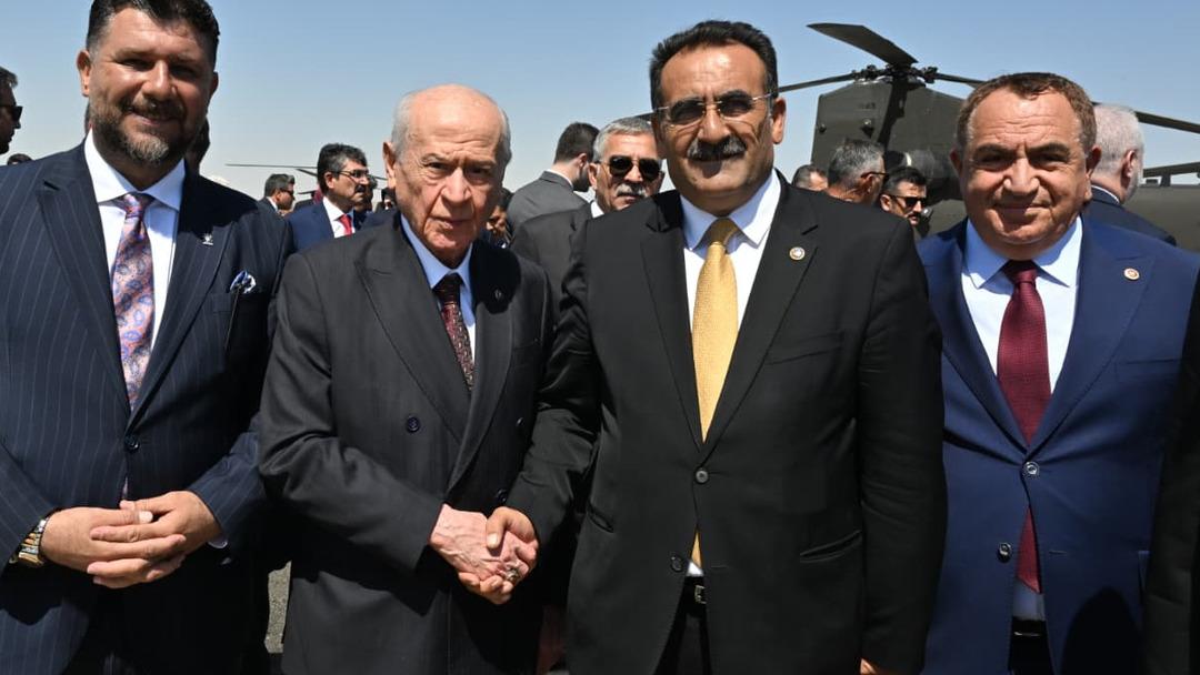 Bahçeli ile yan yana oturmuştu! DEM Partili Başkan o anları anlattı: “Ankara ya davet etti” 2