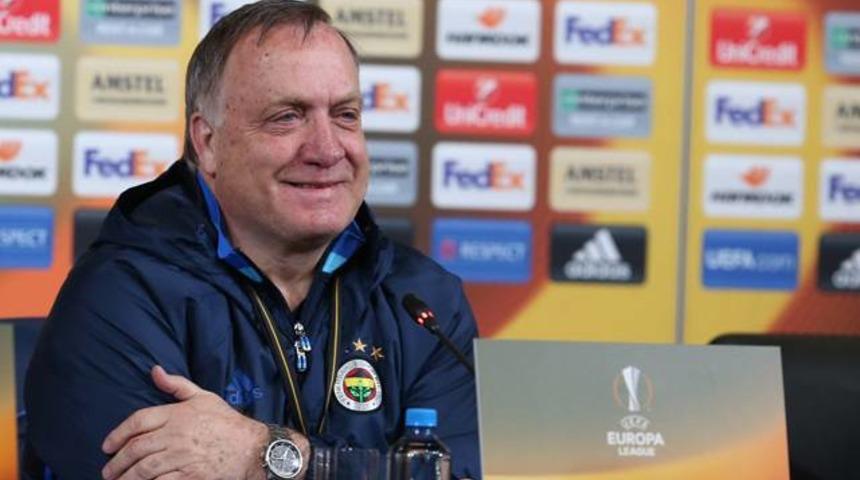 Advocaat'tan ayrılık sinyali