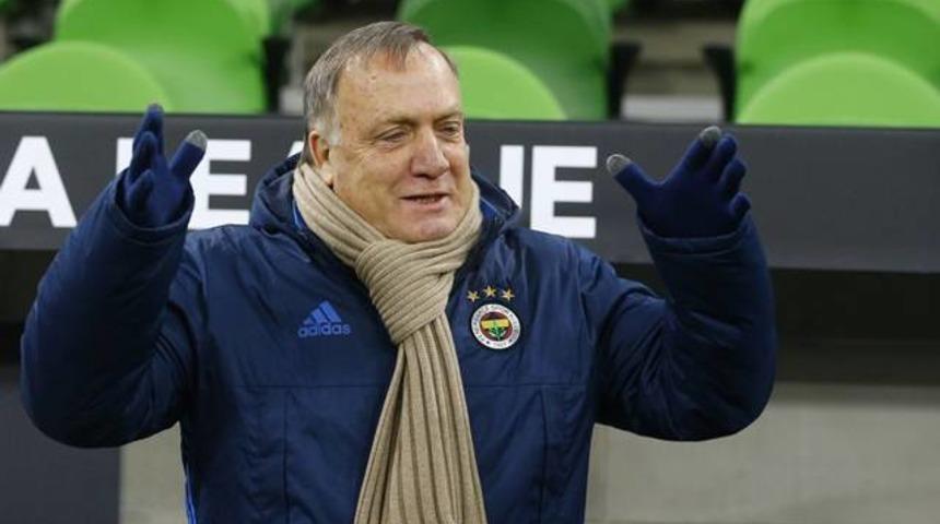 Dick Advocaat neşteri vuruyor