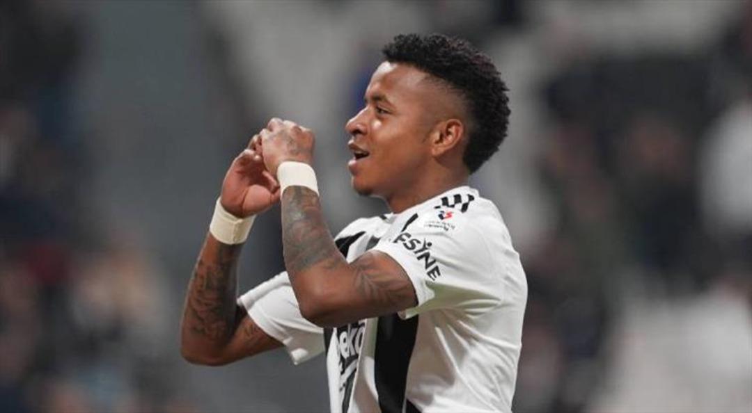 Beşiktaş ta Keny Arroyo için Cruzeiro dan gelen 7.5 milyon euroluk teklif reddedildi! Ardından olay çıktı! Arroyo sosyal medyadan tepki gösterdi... 4