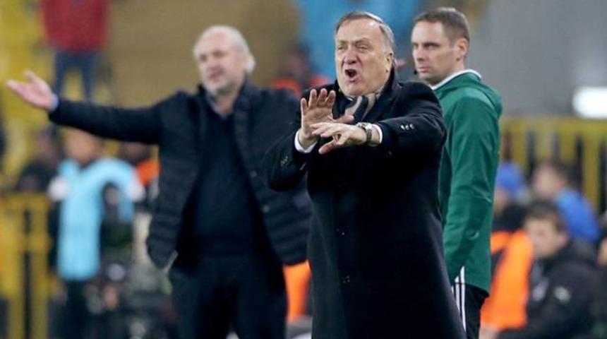 Dick Advocaat ile yollar ayrılıyor