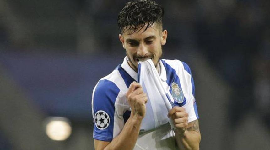 Alex Telles takımını yaktı