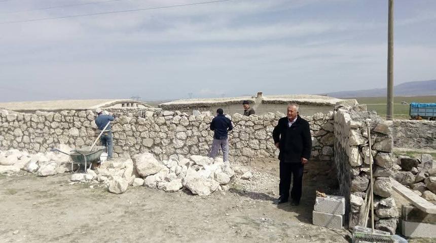 Karapınar'da bı&ccedil;aklı saldırı: 1 ağır yaralı