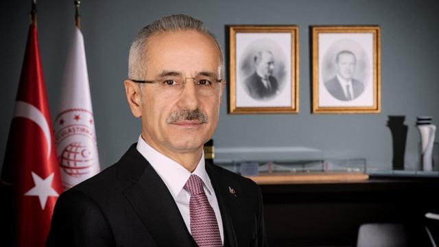 Bakan Uraloğlu 'dijitalleşme yolculuğunda kritik' olan anlaşmayı duyurdu: 2050 yılına kadar uzatıldı 