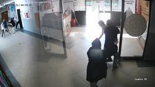 Yer: Kocaeli! Aldığı cevabı beğenmeyen veli okulda dehşet saçtı! Bıçakla saldırdı