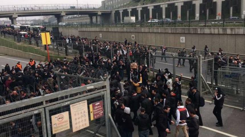 Beşiktaş taraftarı 7 yıl sonra Galatasaray deplasmanında