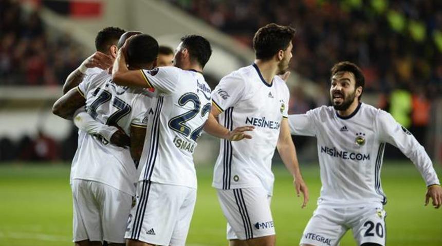 Fenerbah&ccedil;e&rsquo;de soyunma odası karıştı!