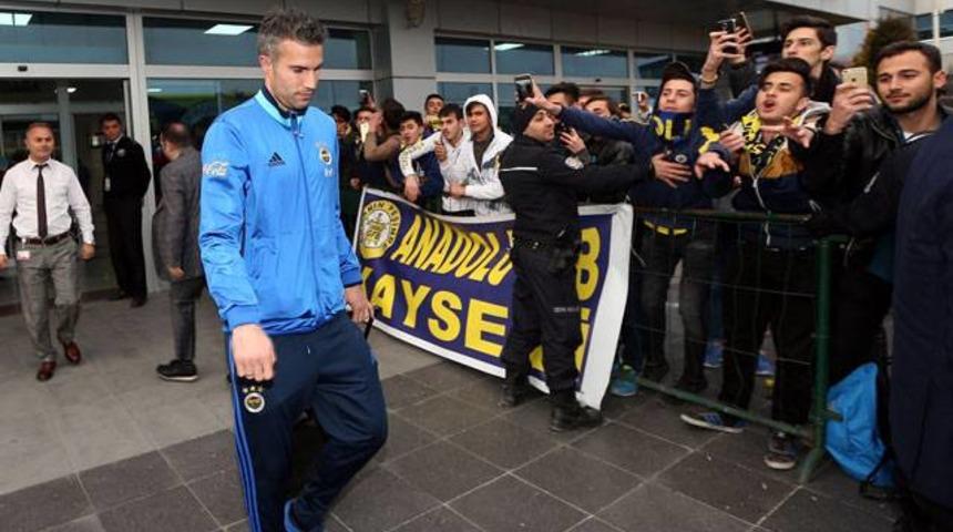 Fenerbah&ccedil;e'ye Kayseri'de coşkulu karşılama
