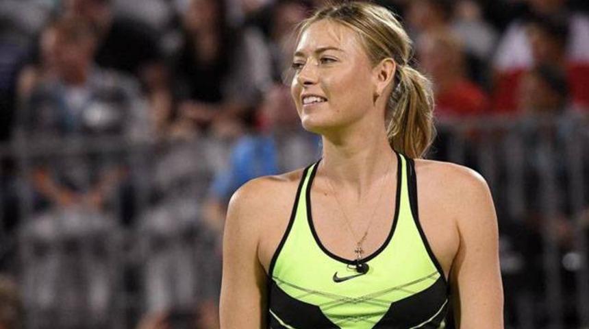 Sharapova kortlara d&ouml;n&uuml;yor