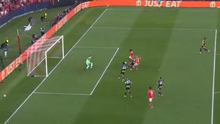 Benfica-Fenerbahçe maçının ilk anlarında inanılmaz olay! Livakovic kalesinde kendini siper etti