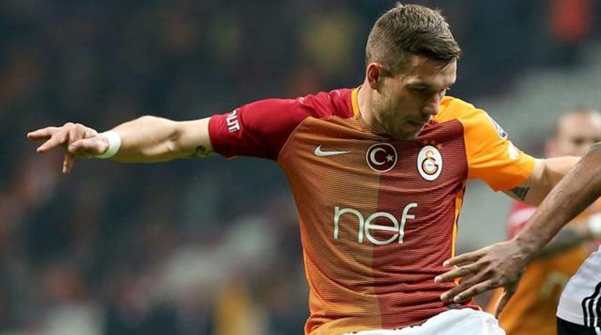 Galatasaray Podolski'yi resmen a&ccedil;ıkladı