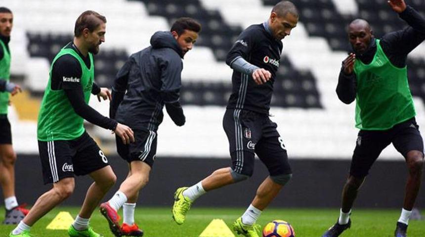 Beşiktaş'a Caner ve Demba Ba m&uuml;jdesi