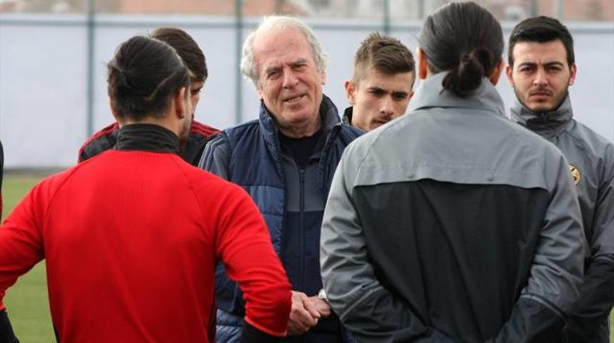 Mustafa Denizli - Erkan Zengin olayının perde arkası