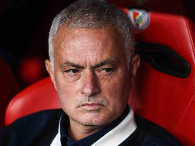 Fenerbahçe, Benfica'ya elenerek Şampiyonlar Ligi'ne veda etti...