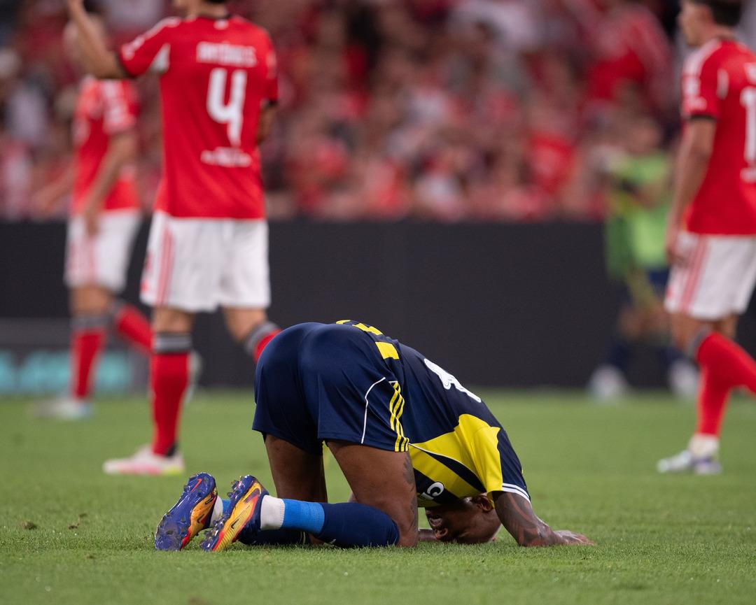 Fenerbahçe, Benfica ya elenerek Şampiyonlar Ligi ne veda etti... 3
