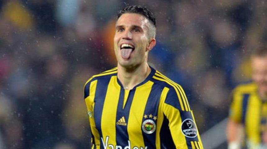 Arsenal, Robin Van Persie'nin gol&uuml;n&uuml; paylaşınca taraftarlar &ccedil;ıldırdı