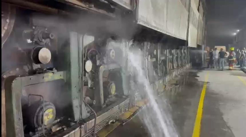 Balıkesir'de kağıt fabrikasında yangın