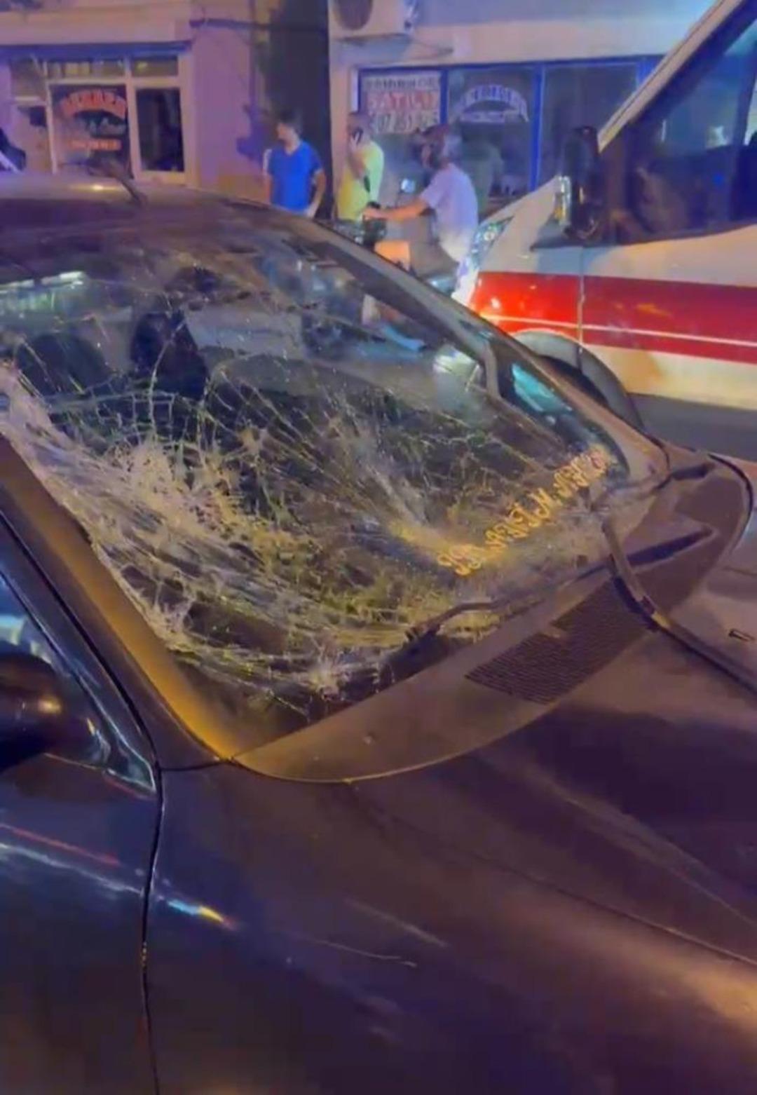 Anne ve kızına otomobilin çarptığı kaza kamerada 3