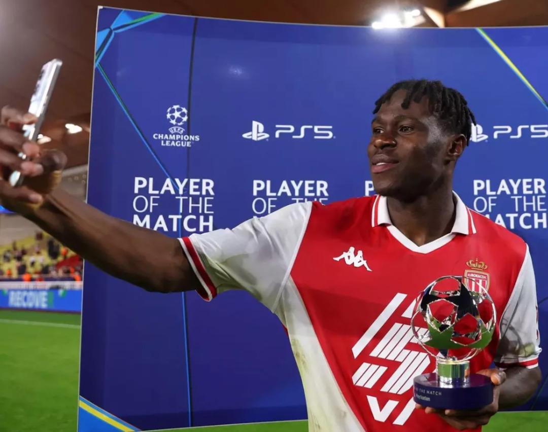 Galatasaray Wilfried Singo yu İstanbul a getirdi! KAP a bildirildi, ilk açıklama geldi 4