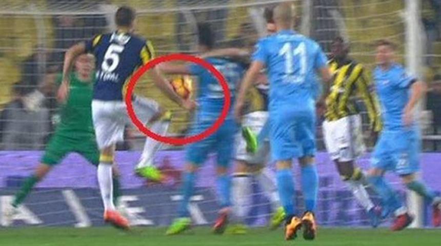 Mehmet Topal'ın gol&uuml;ne yorumculardan b&uuml;y&uuml;k tepki!
